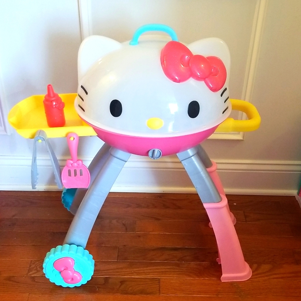 Hello Kitty Bar-B-Q Grill Toy With Wheels Cover / Sound real 3+